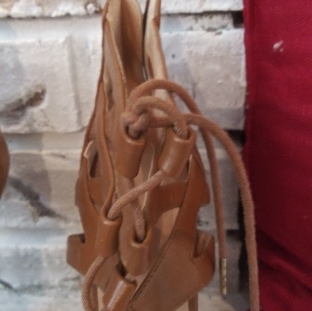 Shoes - Picture 4 of 5